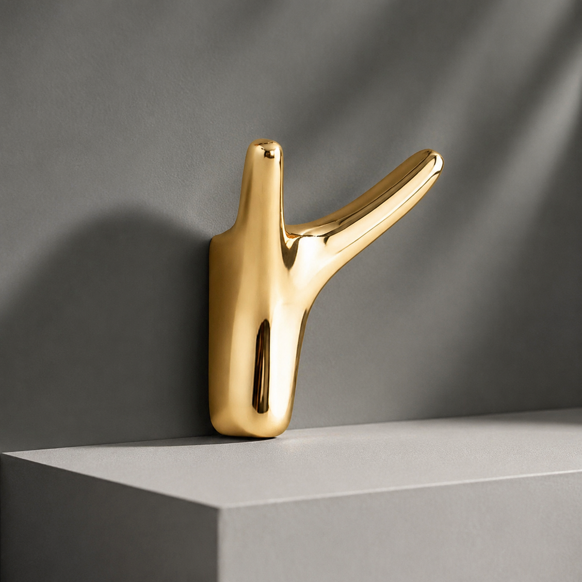 Maximus Sculptural Wall Hook
